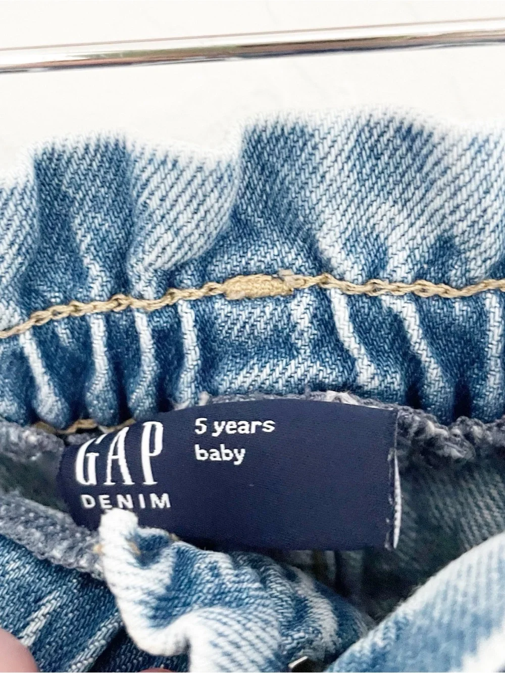 GAP girl paper